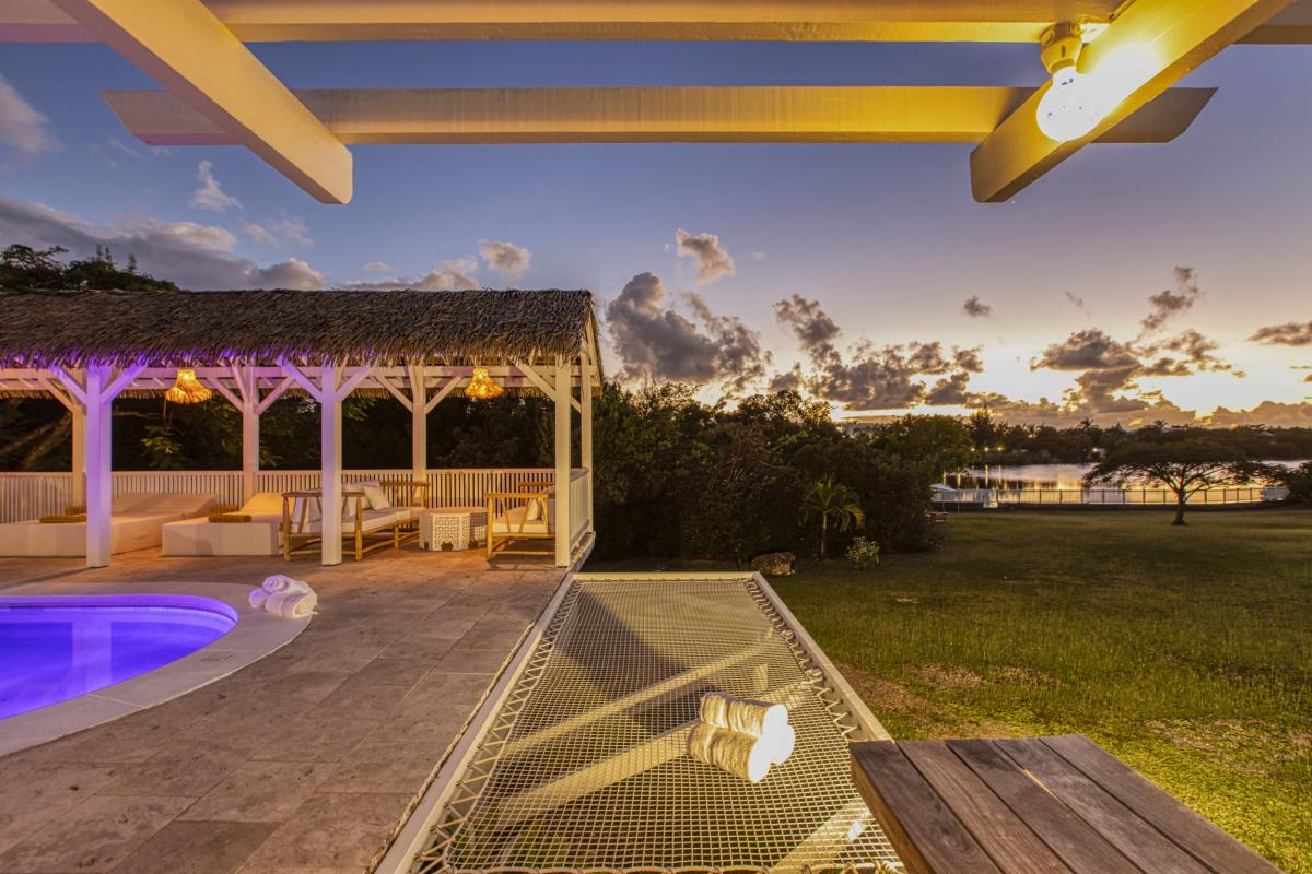 A louer villa 3 chambre Terres Basses Saint Martin_ Piscine Nuit - 35
